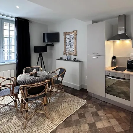 De Charme 30m², Centre Historique De Moulins, 2 Lits Jumelables, équipé, Proche Commodités - Fr-1-489-472 Appartement *